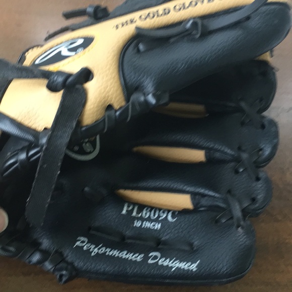 Rawlings Other - REALLY NICE RAWLINGS BASEBALL GLOVE  10 Inch